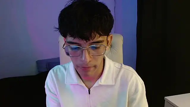 Snapshot of noah_millerx chatting on July 2026 10:58:02 PM noah millerx online show from July 2026 10:58:02 PM