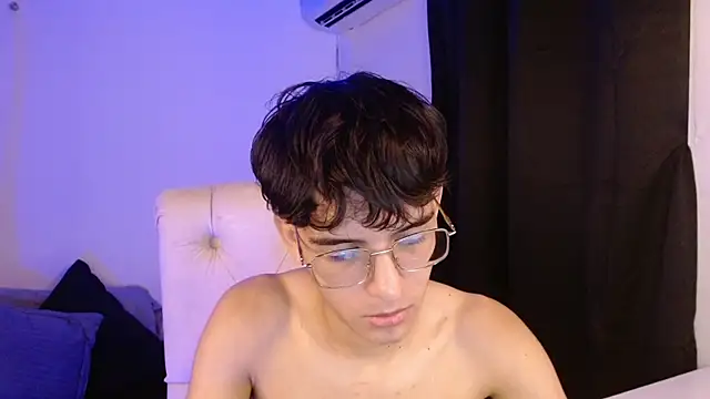 Snapshot of noah_millerx chatting on July 2026 02:05:17 AM noah millerx online show from July 2026 02:05:17 AM