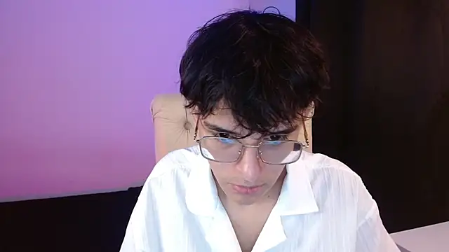 Snapshot of noah_millerx chatting on July 2026 09:06:02 PM noah millerx online show from July 2026 09:06:02 PM