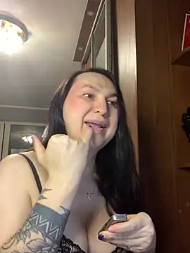 EvaBeautyXx online show from April 2026 10:45:01 PM