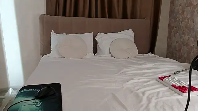 KaylaArt online show from June 2026 12:14:02 PM