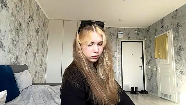 ShariLappas online show from March 2026 01:06:01 PM