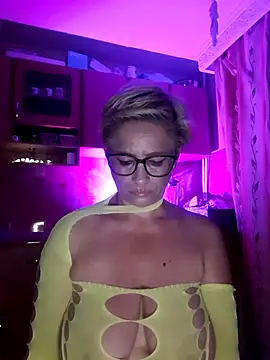 LunaBlaise online show from June 2026 06:10:01 PM