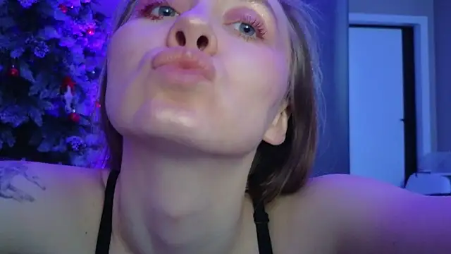 Snapshot of Cute_Auggie8 chatting on May 2026 09:37:01 AM Cute Auggie8 online show from May 2026 09:37:01 AM