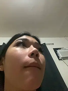 azumi suzako online show from April 2026 03:17:02 PM