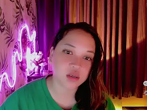 Snapshot of Sweet_coleen chatting on March 2026 02:27:01 PM Sweet coleen online show from March 2026 02:27:01 PM