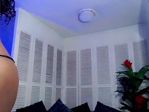 Naishadollsexy online show from March 2026 01:39:01 PM