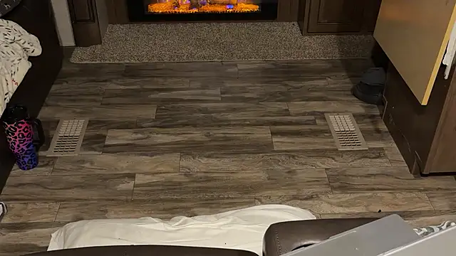 helovesanalbicouple online show from March 2026 11:27:02 AM