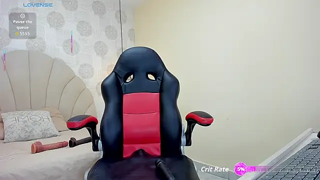 Snapshot of ROSEE_KAYLA1 chatting on May 2026 02:40:01 AM ROSEE KAYLA1 online show from May 2026 02:40:01 AM