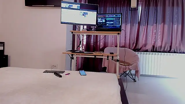 LadyAriaHunt online show from April 2026 09:10:01 AM