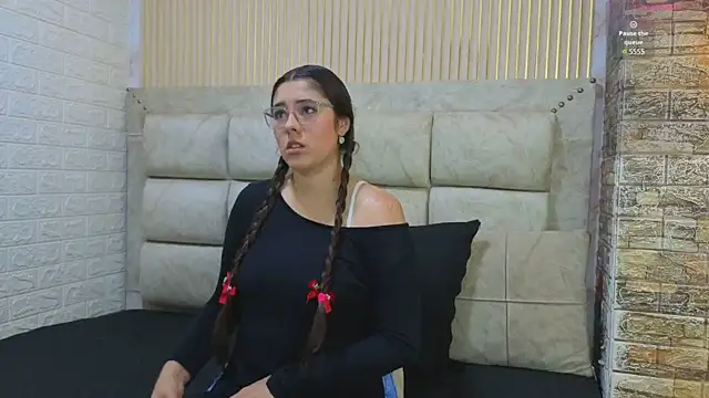 ElisVega online show from April 2026 07:42:01 PM