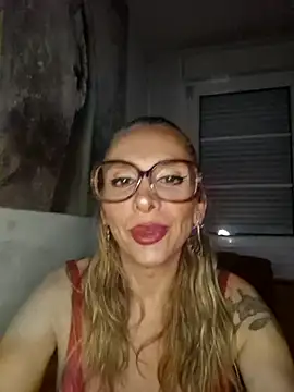 Snapshot of ssndratrans chatting on April 2026 04:23:02 AM ssndratrans online show from April 2026 04:23:02 AM