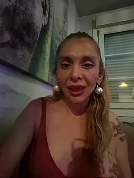 Snapshot of ssndratrans chatting on June 2026 01:54:02 AM ssndratrans online show from June 2026 01:54:02 AM