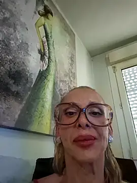 Snapshot of ssndratrans chatting on June 2026 12:19:02 PM ssndratrans online show from June 2026 12:19:02 PM