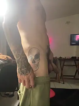 Snapshot of surftattoo chatting on April 2026 05:56:01 AM surftattoo online show from April 2026 05:56:01 AM