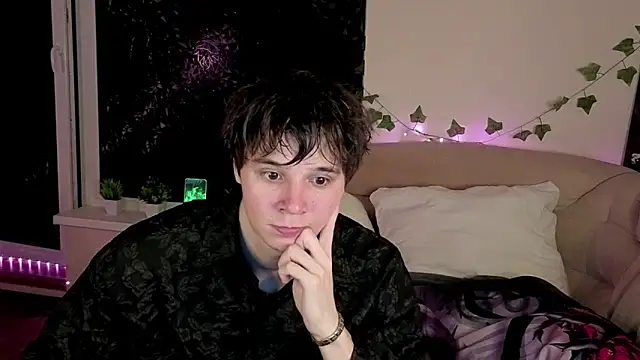 AnthonyCuutie online show from April 2026 06:01:01 PM