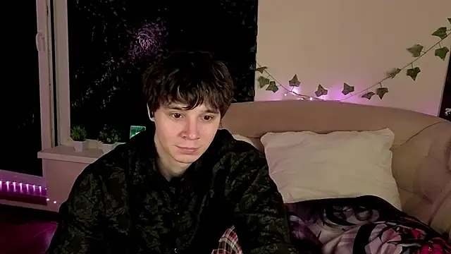 AnthonyCuutie online show from April 2026 07:07:02 PM