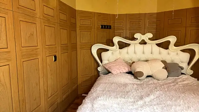 Anika Socutehe online show from April 2026 01:42:02 AM