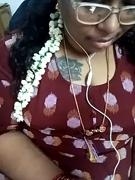 Snapshot of deepika-mallus chatting on May 2026 05:10:02 PM deepika-mallus online show from May 2026 05:10:02 PM