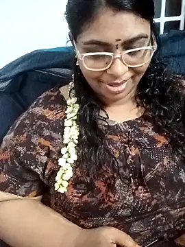 Snapshot of deepika-mallus chatting on May 2026 04:34:01 PM deepika-mallus online show from May 2026 04:34:01 PM