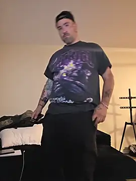 Biggbaddwulf7 online show from April 2026 09:48:02 AM