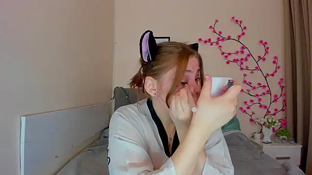 DellaRows online show from March 2026 06:40:01 AM