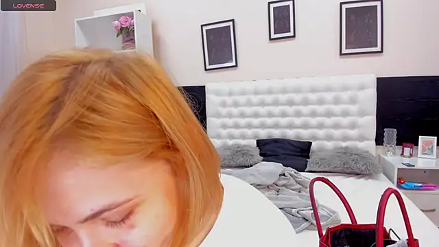 DellaRows online show from April 2026 04:52:01 AM