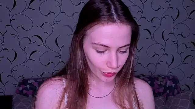 Luxwyverna online show from May 2026 02:01:01 PM
