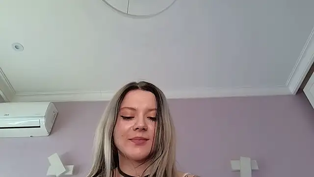 Snapshot of AliceTease chatting on June 2026 10:09:01 AM AliceTease online show from June 2026 10:09:01 AM