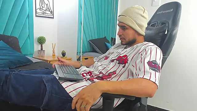 leo carter online show from March 2026 03:49:01 PM