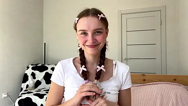 Lolatatee online show from March 2026 11:16:02 AM