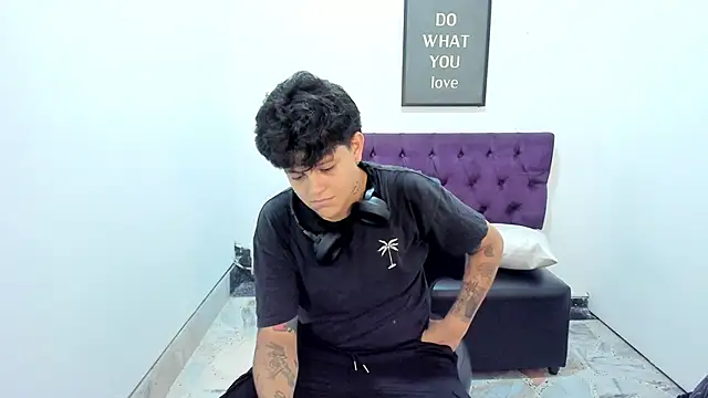 TomBoy Natali online show from April 2026 06:54:02 PM