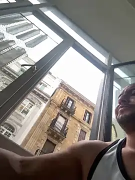 alexandeerr1986 online show from April 2026 05:05:02 PM