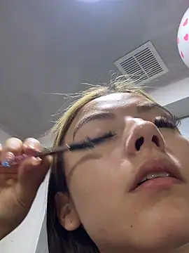   Nahomy online show from March 2026 11:28:02 AM