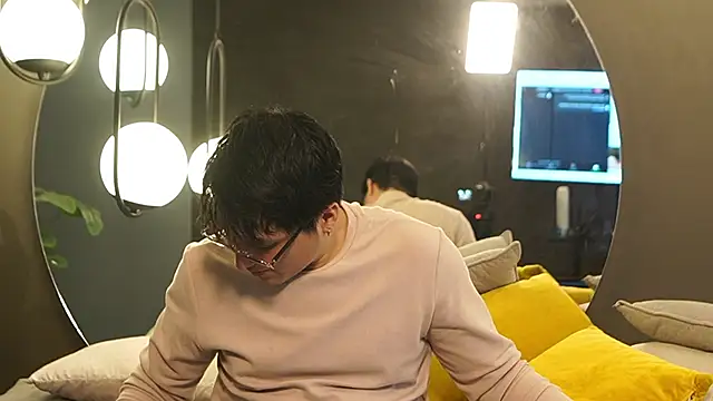 Mia and Belmonth online show from March 2026 06:35:02 PM