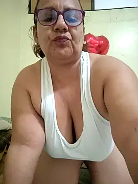 Snapshot of Roxy_77 chatting on March 2026 02:39:02 AM Roxy 77 online show from March 2026 02:39:02 AM