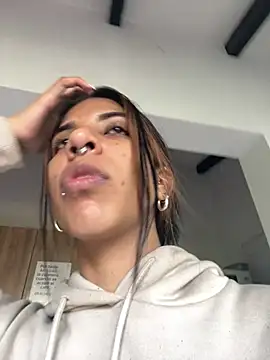 VioletaHills  online show from April 2026 12:10:01 PM