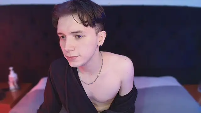 hollannd  online show from March 2026 03:17:01 PM