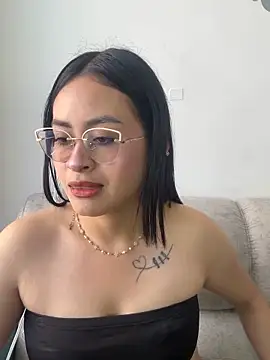 Anni Rose online show from April 2026 04:01:01 PM