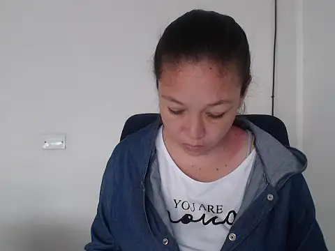 Snapshot of Eliane_cooper21 chatting on March 2026 10:27:02 PM Eliane cooper21 online show from March 2026 10:27:02 PM