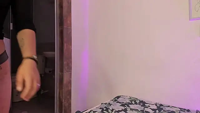 Charlotte Melody online show from March 2026 11:49:01 AM