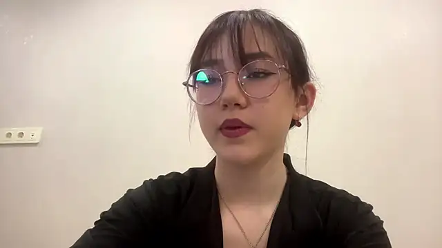 Snapshot of SolvedGlobe chatting on March 2026 05:08:01 PM SolvedGlobe online show from March 2026 05:08:01 PM