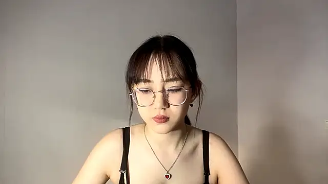 Snapshot of SolvedGlobe chatting on March 2026 01:04:02 PM SolvedGlobe online show from March 2026 01:04:02 PM