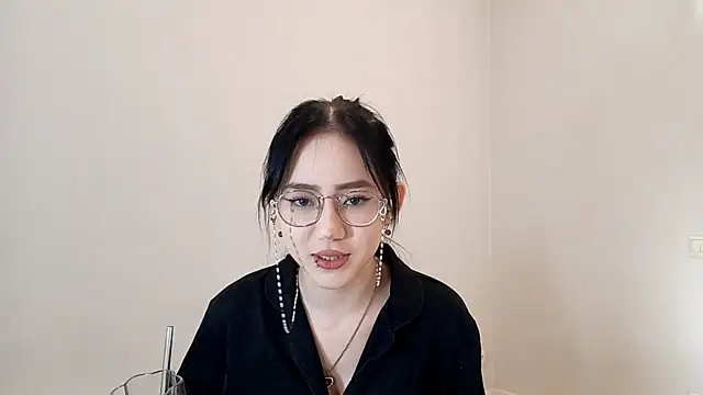 SolvedGlobe online show from April 2026 01:24:02 PM