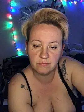 Snapshot of SofiaAmour chatting on April 2026 08:00:02 PM SofiaAmour online show from April 2026 08:00:02 PM
