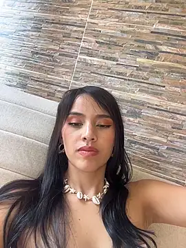 Mia-villalobos online show from April 2026 04:37:01 PM