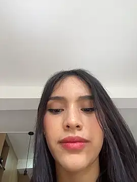 Mia-villalobos online show from April 2026 03:20:02 PM