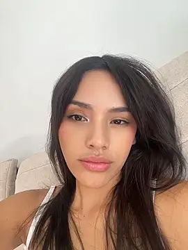 Snapshot of Mia-villalobos chatting on June 2026 02:04:01 PM Mia-villalobos online show from June 2026 02:04:01 PM
