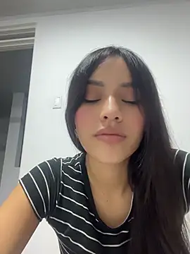 Snapshot of Mia-villalobos chatting on June 2026 11:27:02 PM Mia-villalobos online show from June 2026 11:27:02 PM