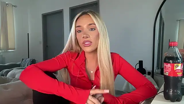 Snapshot of Naughtyblondex chatting on June 2026 07:15:01 PM Naughtyblondex online show from June 2026 07:15:01 PM
